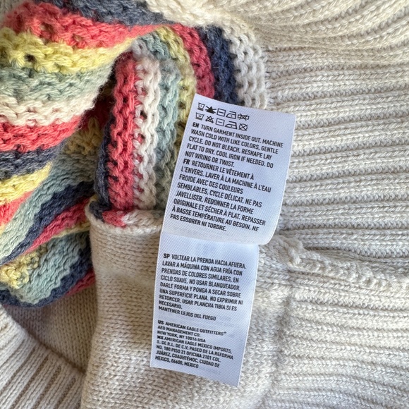 American Eagle | Crocheted Floral Vest size S - Picture 10 of 11